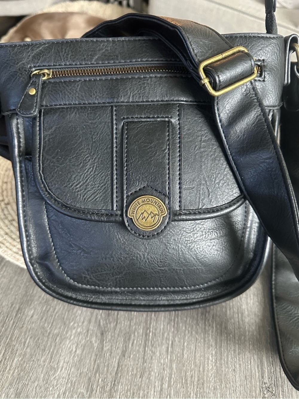 White Mountain Black Faux Leather Crossbody/ Shoulder Messenger Bag w/Wallet